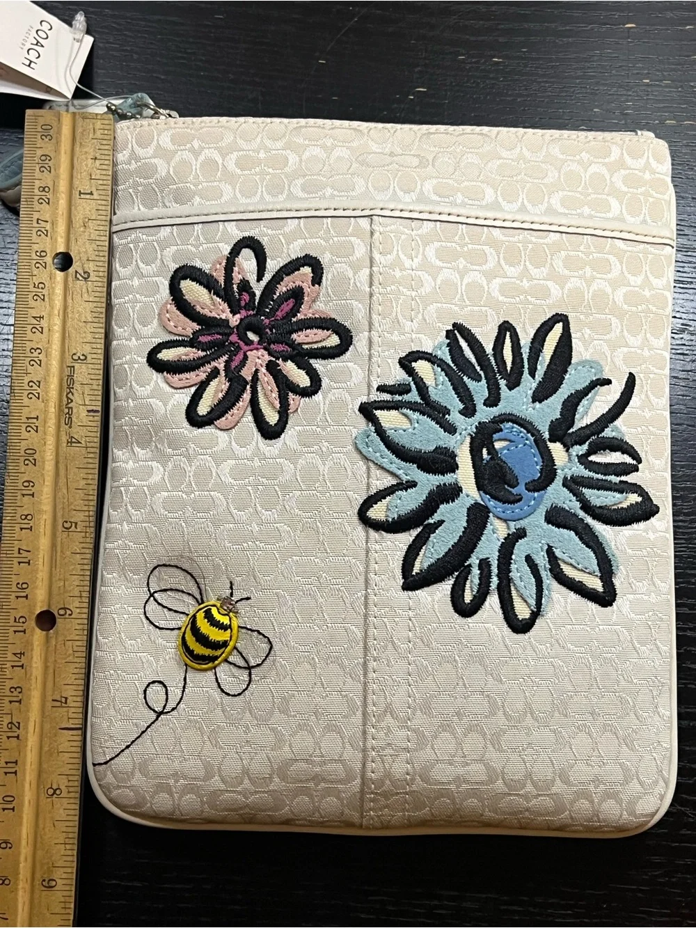VTG Coach White Daisy crossbody bag with bee Embroidered  NWT